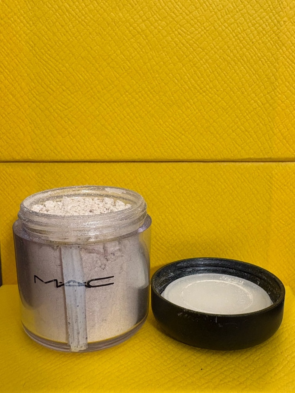 VINTAGE RARE DISCONTINUED MAC Cosmetics Pigment-Quick Frost